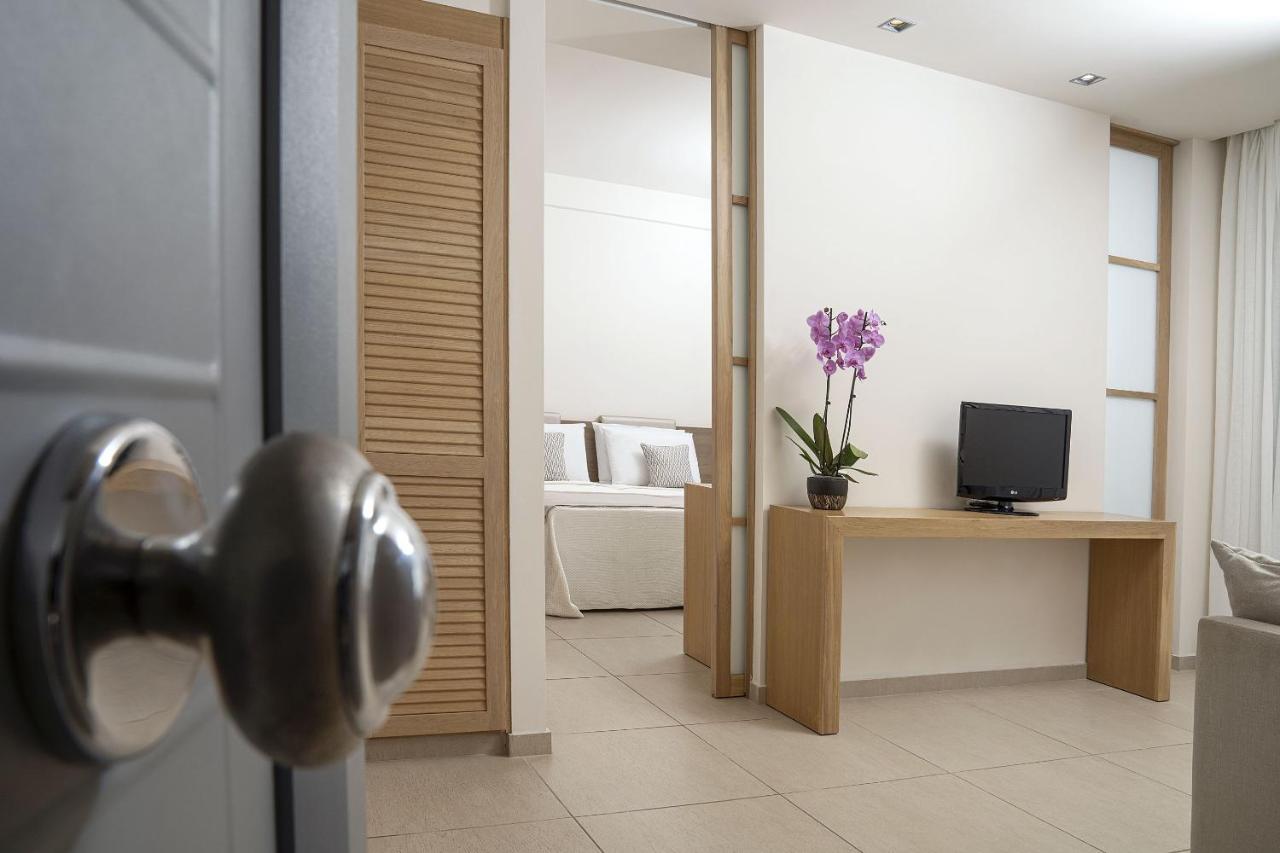 Maritimo Beach Hotel Сіссяв Екстер'єр фото