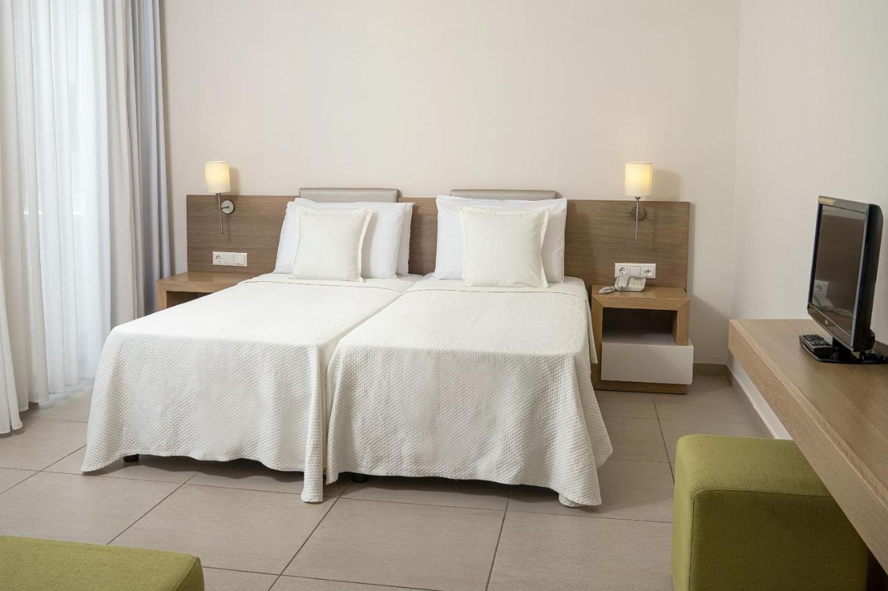 Maritimo Beach Hotel Сіссяв Екстер'єр фото